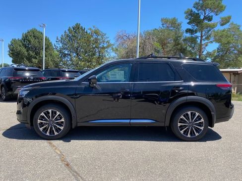 New 2026 Nissan Pathfinder Platinum AWD/4WD image 2
