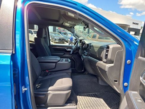 Used 2022 Chevrolet Silverado 1500 LT w/ Z71 Off-Road Package AWD/4WD image 15