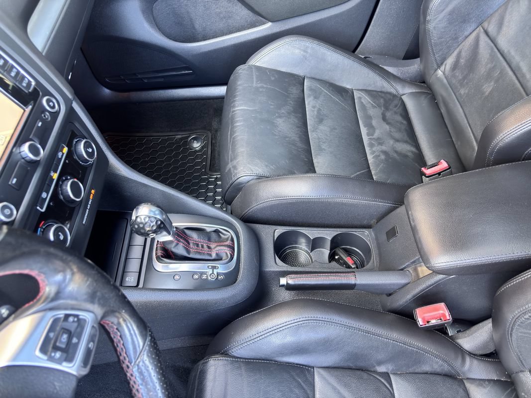 Used 2012 Volkswagen Golf 4-Door FWD image 36