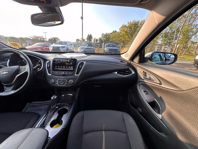 Used 2018 Chevrolet Malibu LT FWD image 30
