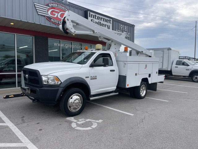 Used 2016 RAM 5500 Tradesman w/ Power & Remote Entry Group RWD image 2