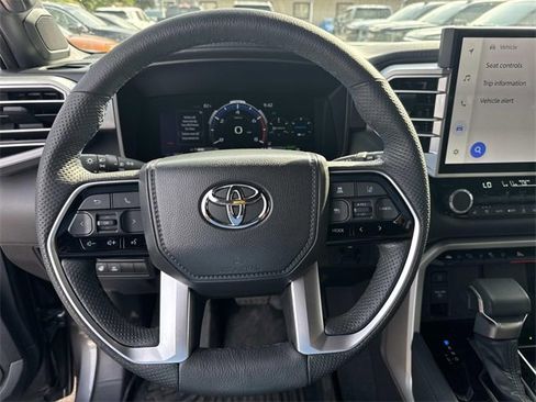 Used 2025 Toyota Sequoia Platinum image 28