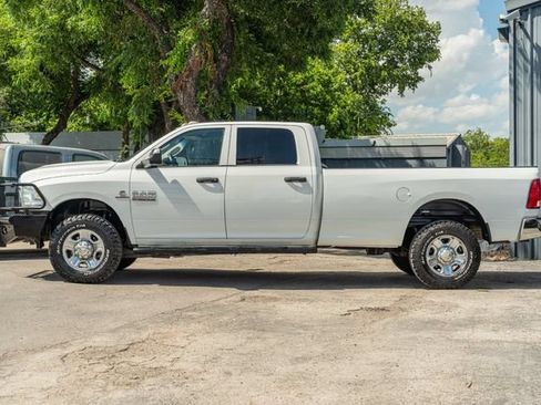 Used 2018 RAM 2500 Tradesman w/ Chrome Appearance Group AWD/4WD image 3