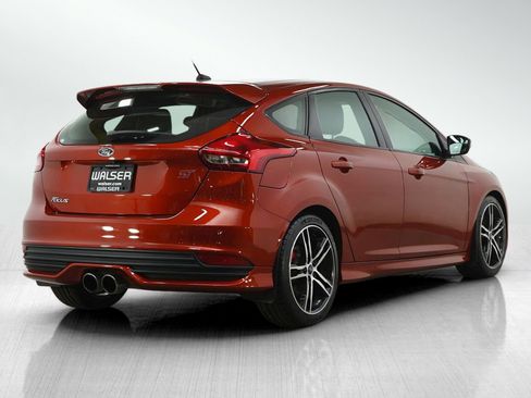 Used 2018 Ford Focus ST w/ Equipment Group 402A FWD image 5