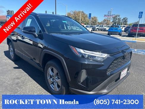 Used 2025 Toyota RAV4 XLE AWD/4WD image 10