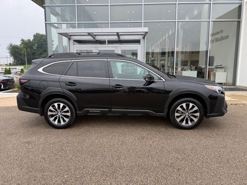 Used 2025 Subaru Outback Limited w/ Popular Package #2 AWD/4WD image 2