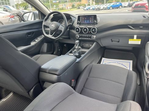 Used 2025 Nissan Sentra S image 7