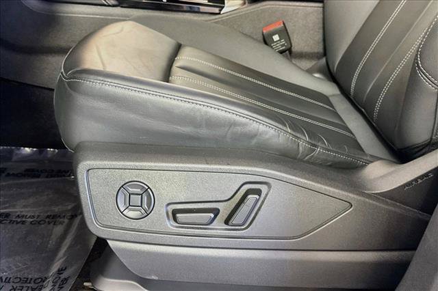 Used 2025 Audi Q5 Premium w/ Convenience Package AWD/4WD image 17