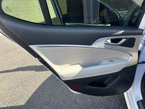 Used 2019 Genesis G70 2.0T Sport image 21