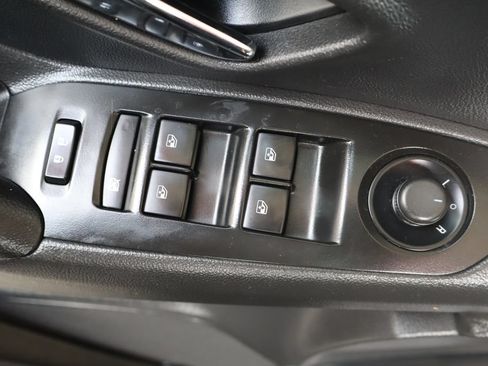 Used 2021 Chevrolet Trax LT w/ Midnight Edition FWD image 14