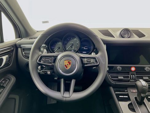 New 2026 Porsche Macan image 25