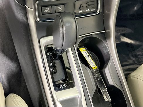 Used 2022 Subaru Ascent Limited w/ Technology Package image 17