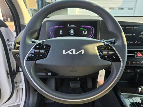 Certified 2026 Kia Niro LX FWD image 24