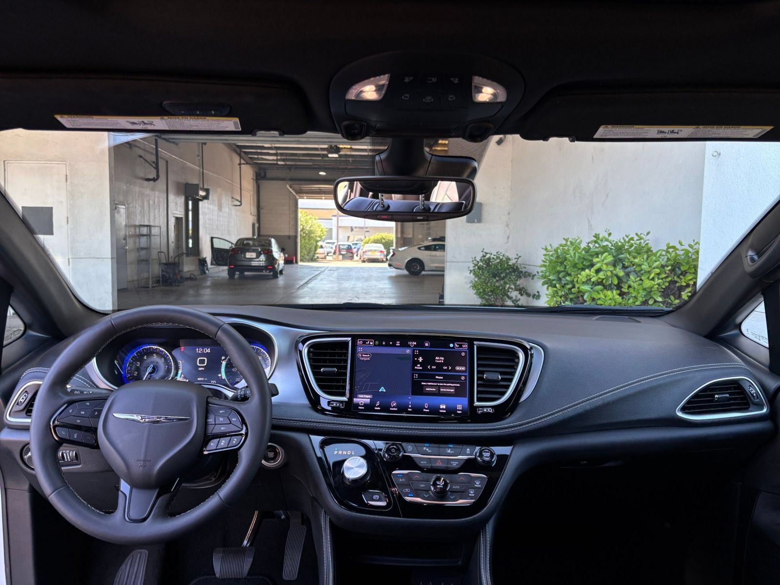 Used 2025 Chrysler Pacifica Limited FWD image 37
