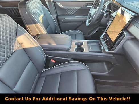 New 2026 GMC Acadia Denali w/ Super Cruise Package image 10