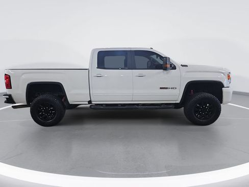 Used 2018 GMC Sierra 2500 SLT w/ All Terrain HD Package AWD/4WD image 2