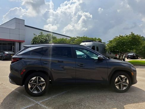 Used 2025 Hyundai Tucson SEL FWD image 4