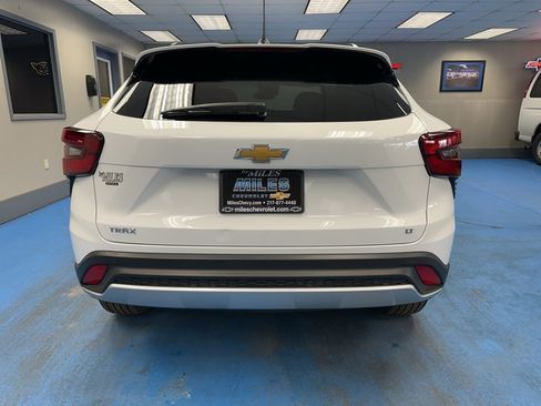 Certified 2025 Chevrolet Trax LT w/ LT Convenience Package image 7