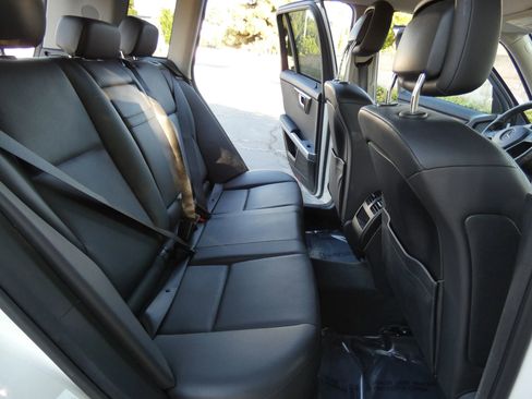 Used 2015 Mercedes-Benz GLK 350 2WD image 31