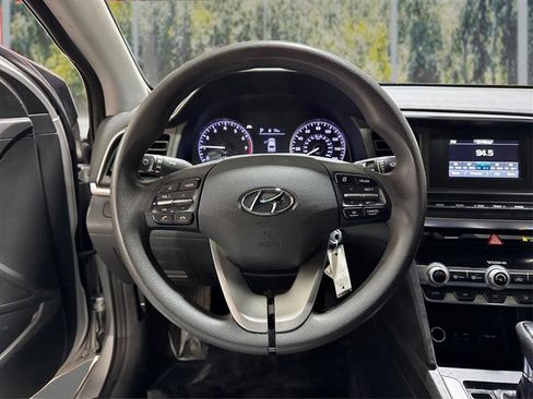 Used 2020 Hyundai Elantra SE w/ Cargo Package (C1) image 18