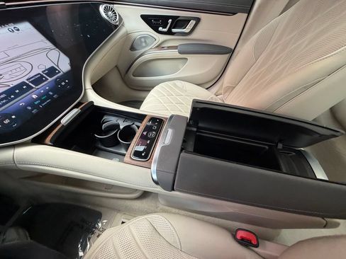 Used 2022 Mercedes-Benz EQS 580 4MATIC Sedan image 23