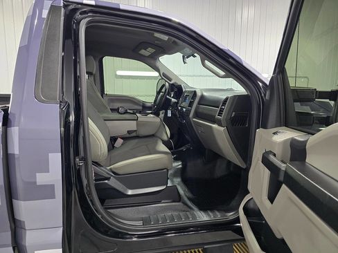 Used 2017 Ford F250 XL w/ STX Appearance Package image 8