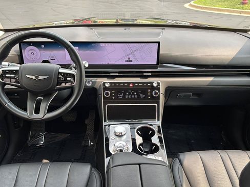 Used 2025 Genesis GV80 2.5T Standard AWD/4WD image 11
