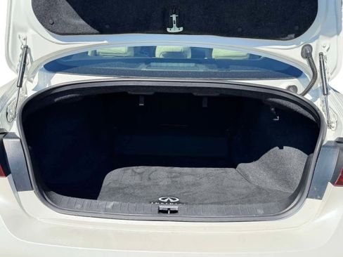 Used 2019 INFINITI Q50 Luxe w/ Essential Package (3.0T Luxe) AWD/4WD image 9