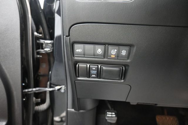 Used 2020 Nissan Armada Platinum w/ Platinum Reserve Package AWD/4WD image 19