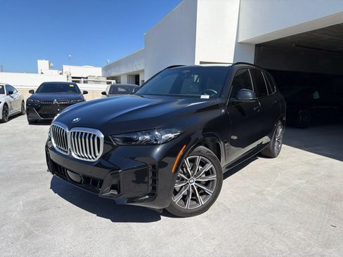 Certified 2024 BMW X5 xDrive40i w/ M Sport Package AWD/4WD image 3