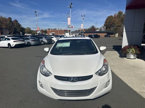 Used 2013 Hyundai Elantra Limited image 3