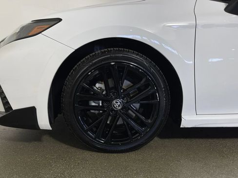 Certified 2025 Toyota Camry SE FWD image 11