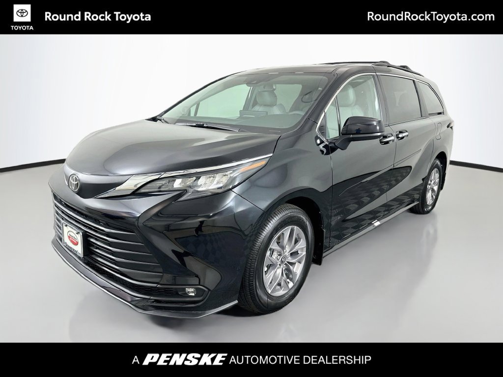 Used 2026 Toyota Sienna XLE FWD image 1