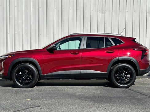 Used 2024 Chevrolet Trax ACTIV image 8