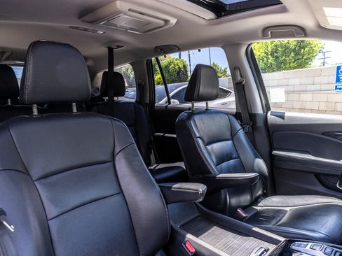 Used 2017 Honda Pilot Touring image 30
