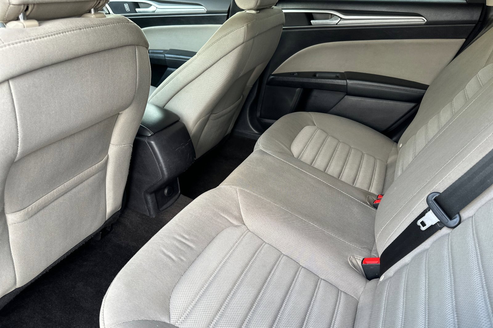 Used 2018 Ford Fusion S FWD image 12