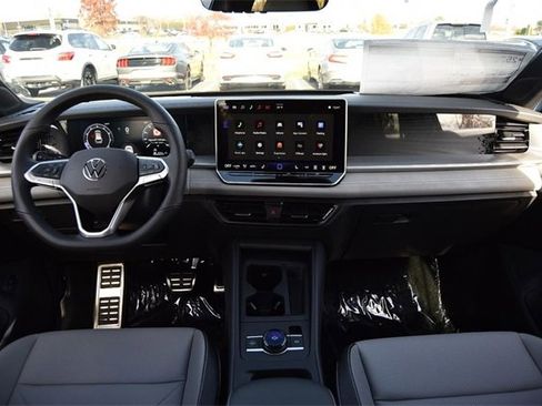 New 2026 Volkswagen Tiguan SE R-Line image 7