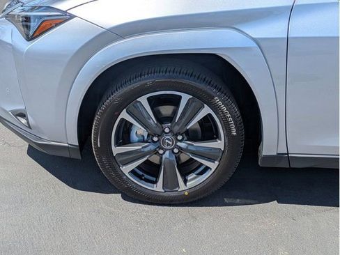 New 2026 Lexus UX 300h FWD image 9