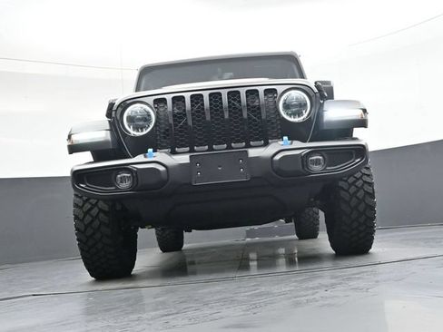 Used 2023 Jeep Wrangler Unlimited w/ Sun & Screen Package AWD/4WD image 37
