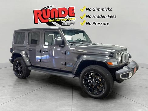 Used 2025 Jeep Wrangler Unlimited Sahara AWD/4WD image 8