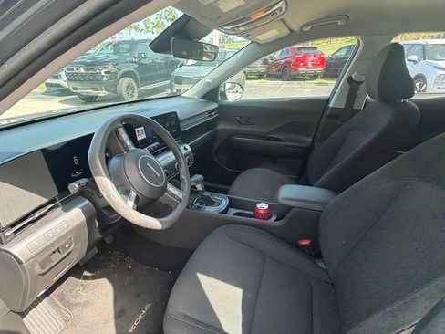 Used 2024 Hyundai Kona SE FWD image 11