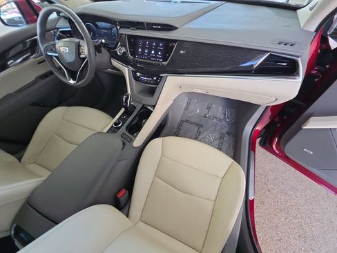Used 2023 Cadillac XT6 Premium Luxury w/ LPO, Premium Carpet Package FWD image 30