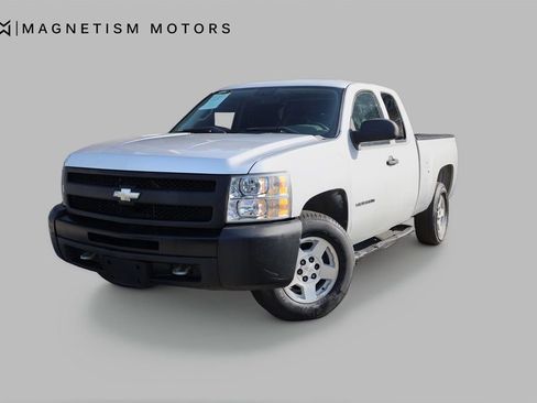 Used 2011 Chevrolet Silverado 1500 W/T image 3