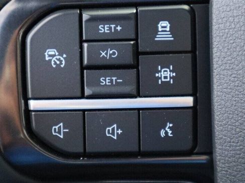 Used 2026 Ford F450 Platinum w/ FX4 Off-Road Package AWD/4WD image 21