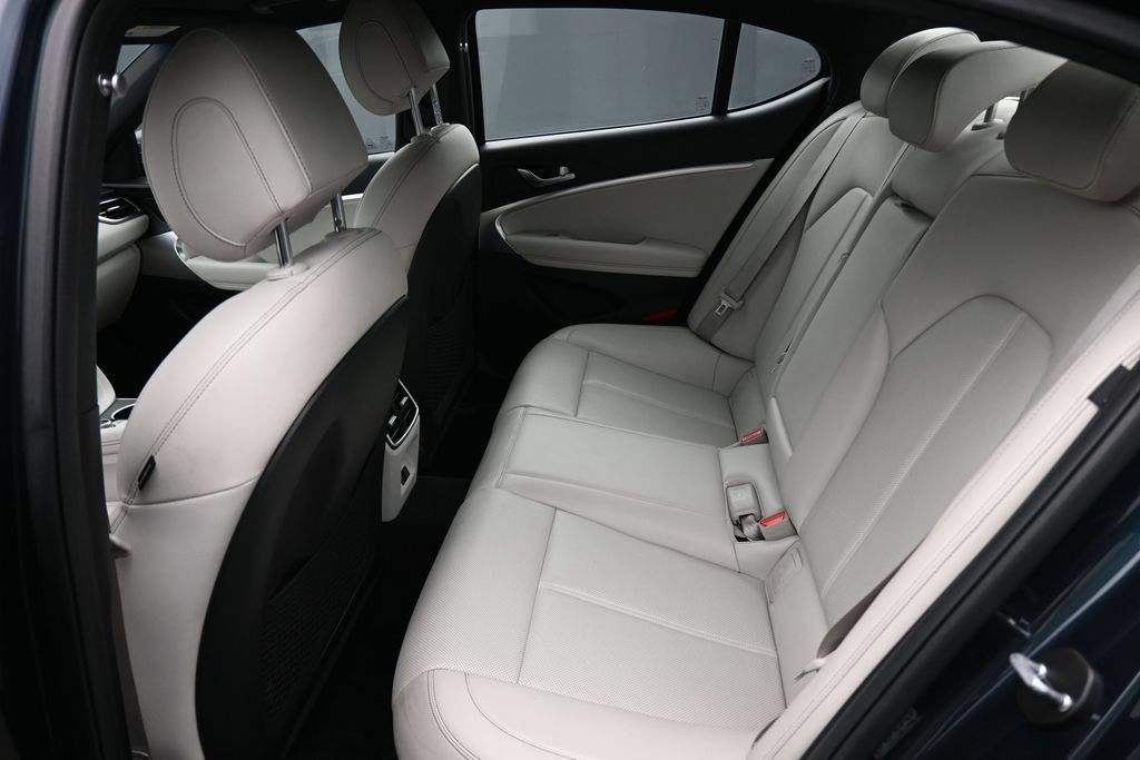 Used 2024 Genesis G70 2.5T RWD image 12