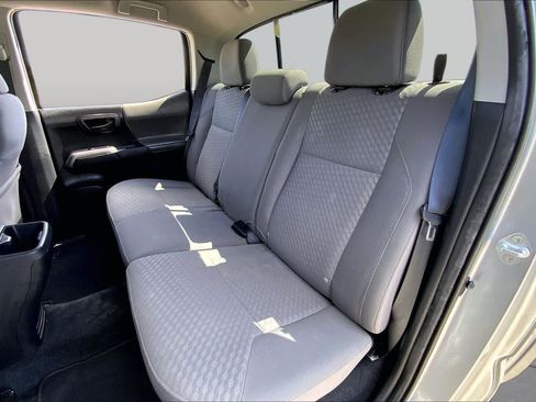 Used 2022 Toyota Tacoma SR5 RWD image 20
