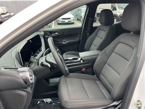 Used 2025 Chevrolet Equinox LT image 35