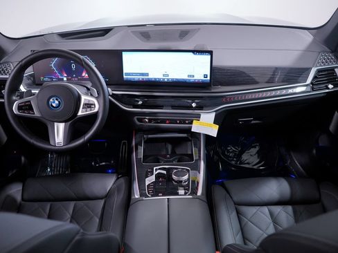 Used 2026 BMW X5 xDrive50e w/ M Sport Package AWD/4WD image 11