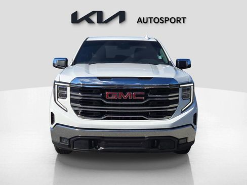 Used 2024 GMC Sierra 1500 SLT image 2