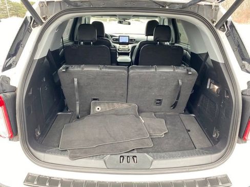 Used 2022 Ford Explorer XLT image 21